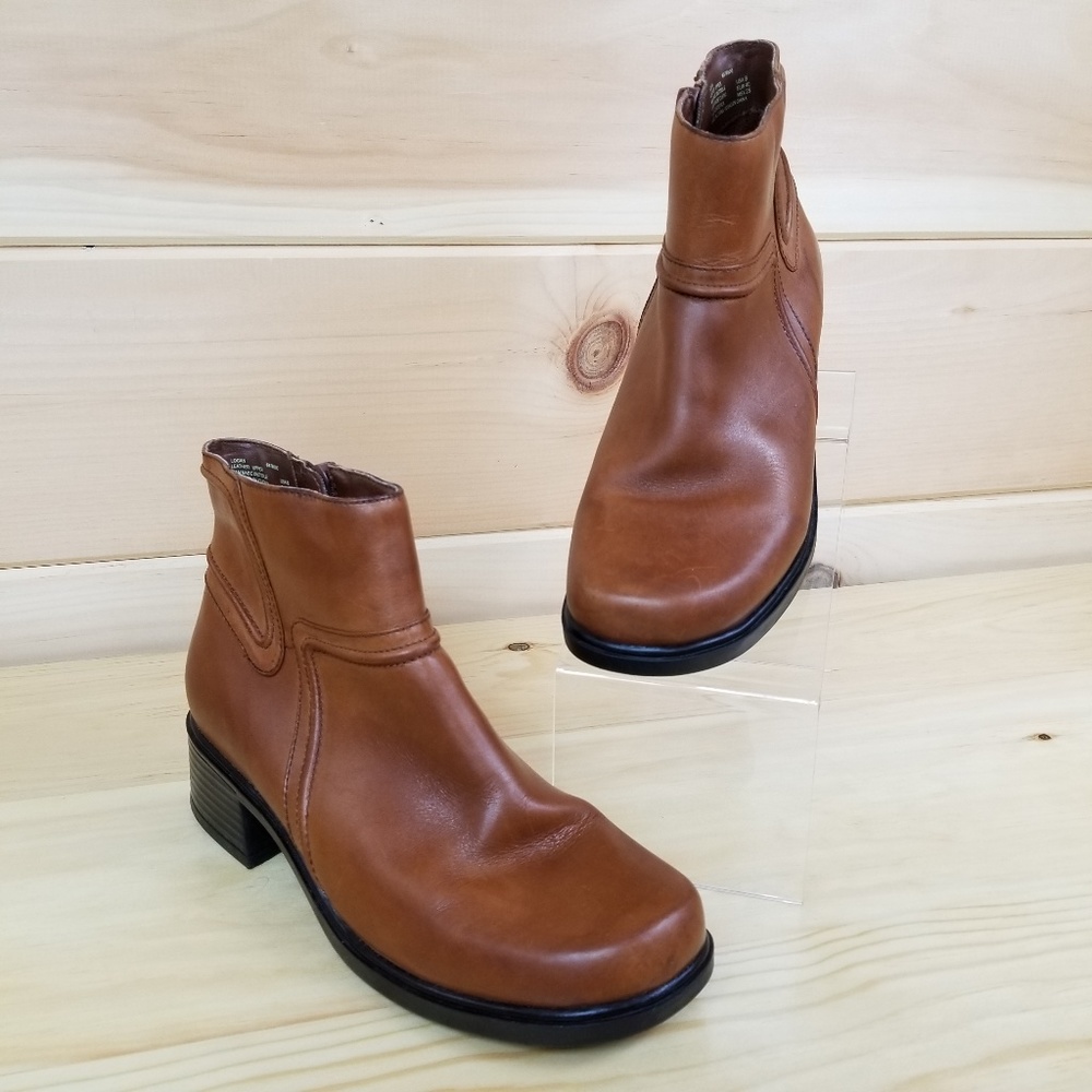 Earth Shoes Logan Boots Brown Leather Side Zip-up